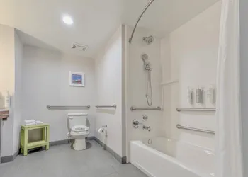 Hampton Inn By Hilton Santa Clarita-Valencia hotel thumbnail 8