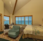 Turtle Rocks Oceanfront Inn hotel detail image 3