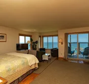 Turtle Rocks Oceanfront Inn hotel detail image 7