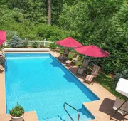 Cherry Valley Manor Luxury Bed and Breakfast hotel detail image 4