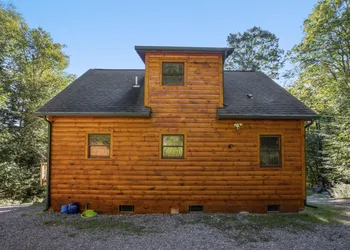 Log Home Retreat at Lake Winnipesaukee! hotel thumbnail 4