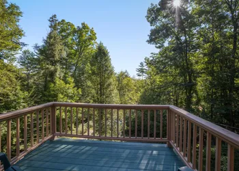 Log Home Retreat at Lake Winnipesaukee! hotel thumbnail 6