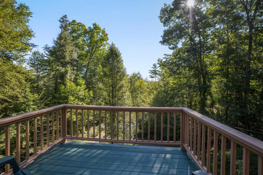 Log Home Retreat at Lake Winnipesaukee! hotel detail image 6