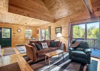 Log Home Retreat at Lake Winnipesaukee! hotel thumbnail 8