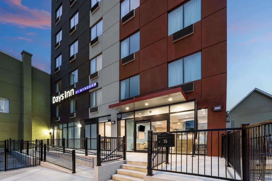 Days Inn By Wyndham Staten Island hotel detail image 2