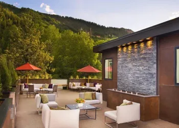 Luxury 1 Bedroom Downtown Aspen Vacation Rental With Access to a Heated Pool, Hot Tubs, Game Room and Spa hotel thumbnail 3