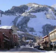 Luxury 1 Bedroom Downtown Aspen Vacation Rental With Access to a Heated Pool, Hot Tubs, Game Room and Spa hotel detail image 4