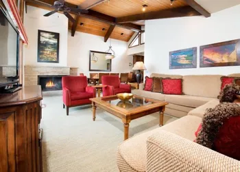Luxury 1 Bedroom Downtown Aspen Vacation Rental With Access to a Heated Pool, Hot Tubs, Game Room and Spa hotel thumbnail 8