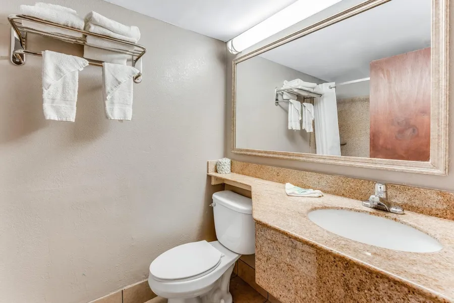 Red Carpet Inn & Suites hotel detail image 6