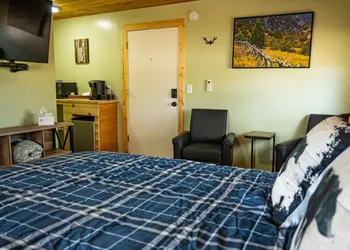 Rusty Buck Inn hotel thumbnail 6
