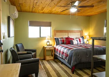 Rusty Buck Inn hotel thumbnail 7