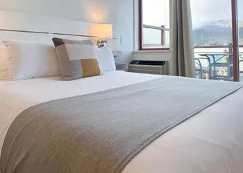 Alpenglow Lodge Rainbow Look Out Studio by MVA hotel thumbnail 6