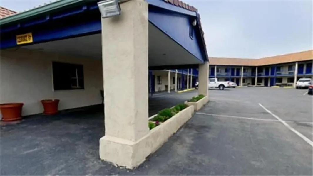 Travel Inn & Suite hotel detail image 6