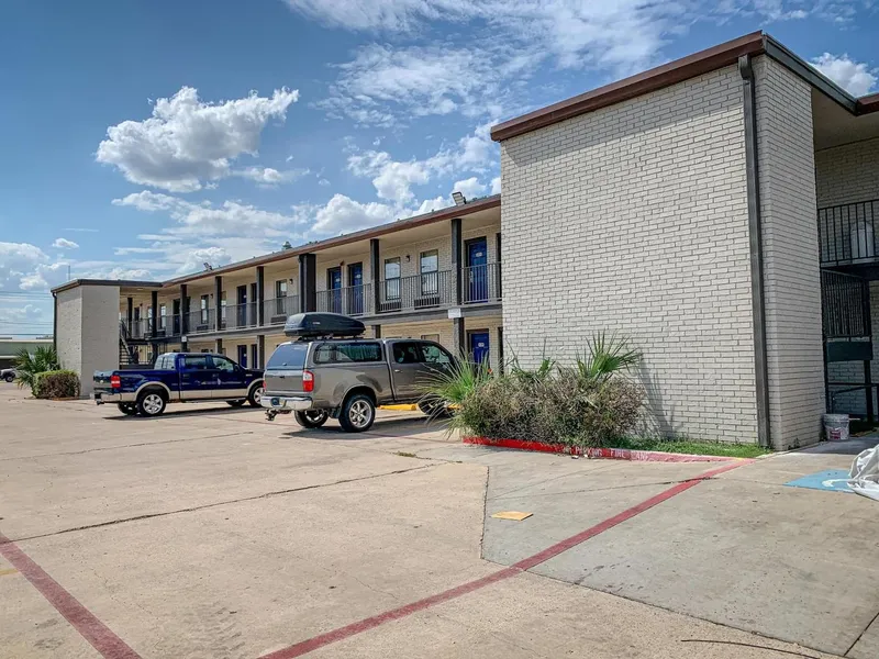 Studio 6 Laredo, TX - North I-35 hotel detail image 2
