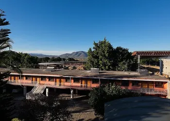 Hotel Cuatro Caminos hotel thumbnail 4