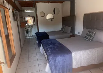 Hotel Cuatro Caminos hotel thumbnail 6