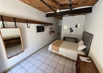 Hotel Cuatro Caminos hotel thumbnail 8
