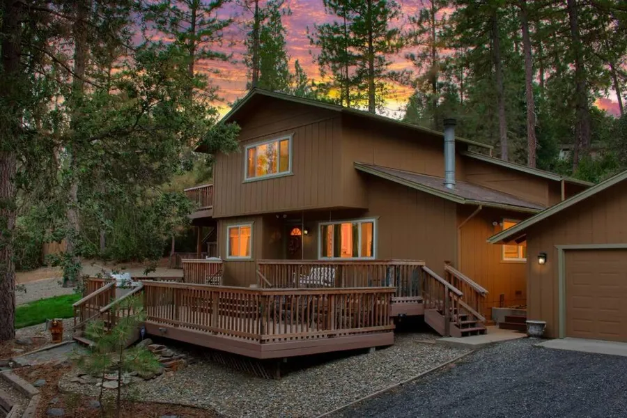 The Juniper Bear Lodge by BnB Yosemite hotel detail image 2