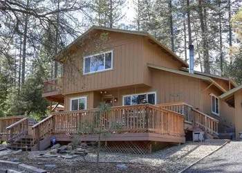 The Juniper Bear Lodge by BnB Yosemite hotel thumbnail 6