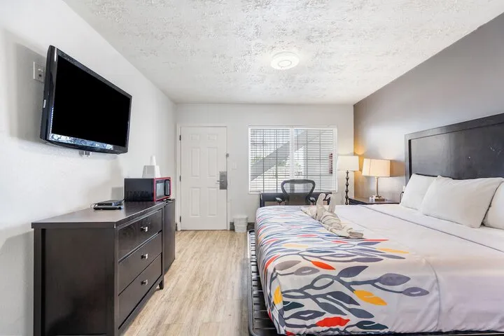 Budgetel Inn and Suite hotel detail image 6