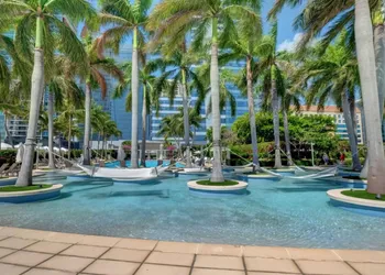 2 Bedroom OR King Studio Suites Four Seasons Hotel Miami Free Wi-Fi & Free Parking hotel thumbnail 2