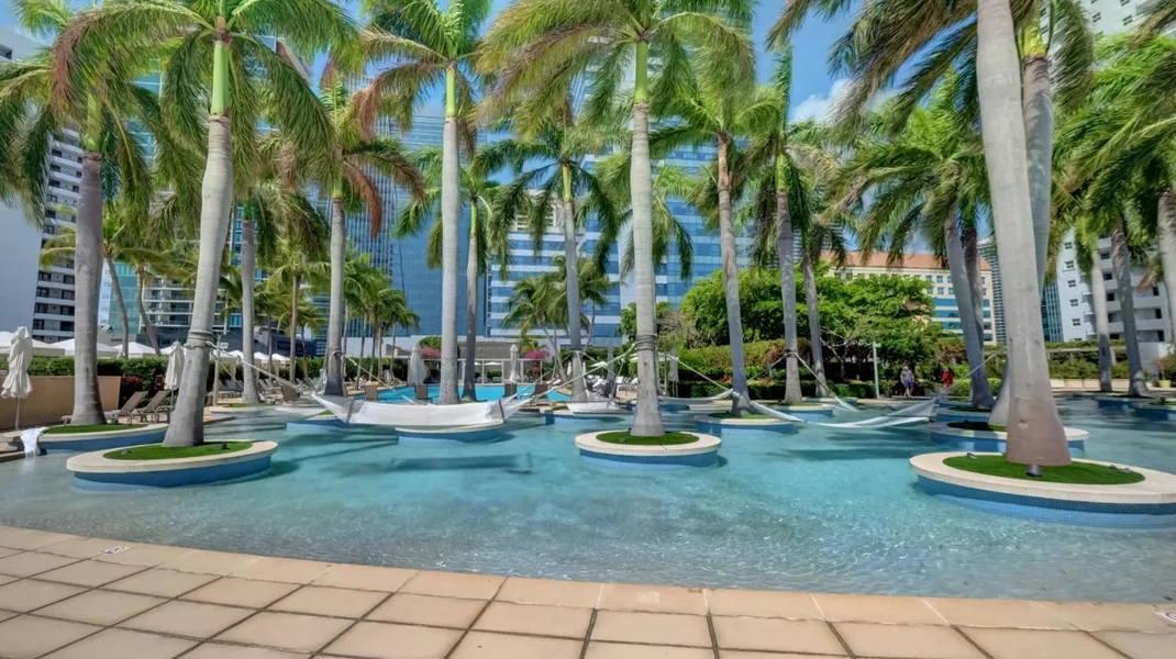 2 Bedroom OR King Studio Suites Four Seasons Hotel Miami Free Wi-Fi & Free Parking hotel detail image 2