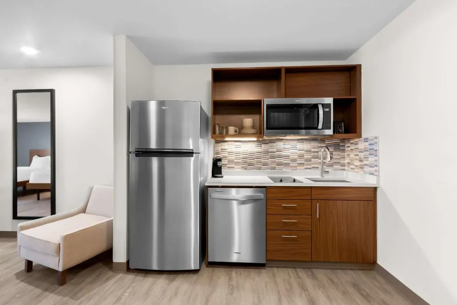 Everhome Suites Glendale Sports Entertainment District hotel detail image 2