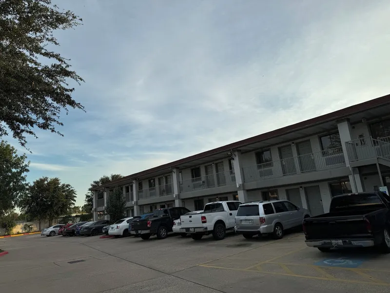 Luxury inn hotel detail image 6