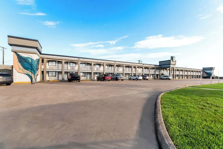 Quality Inn & Suites Port Lavaca near Lighthouse Beach hotel detail image 2