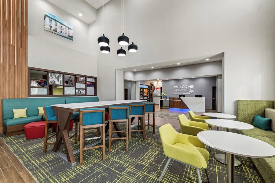 Hampton Inn & Suites Sherman hotel detail image 2