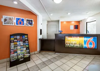 Motel6 Dayton Englewood hotel thumbnail 2