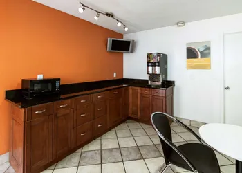 Motel6 Dayton Englewood hotel thumbnail 3