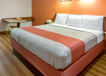 Motel6 Dayton Englewood hotel thumbnail 7