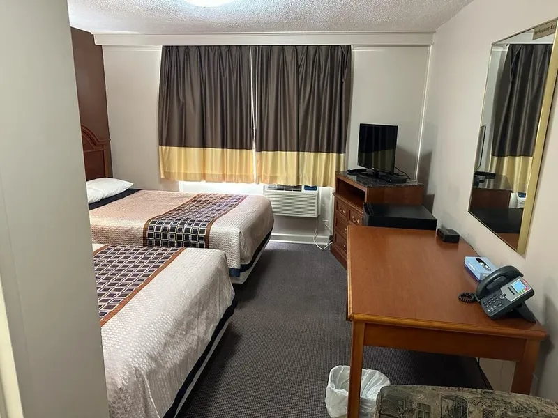 Bears Den Lounge and Motel hotel detail image 6