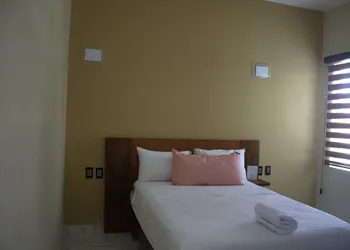 Hotel Guitarra Inn hotel thumbnail 6