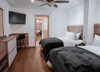 Hotel Capricho master suites hotel thumbnail 3