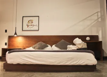 JR lofts hotel thumbnail 3