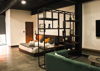 JR lofts hotel thumbnail 6