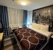 Super 8 by Wyndham Brooklyn Fulton Street/Broadway Junction hotel detail image 4