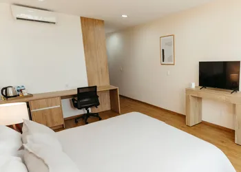 Hotel Core Suites Estadio Akron hotel thumbnail 2