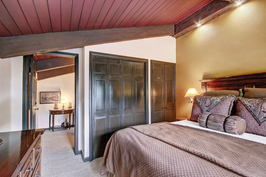 Rustic Mountain View 2Bedroom Condo- Lodge at Vail by RedAwning hotel detail image 6