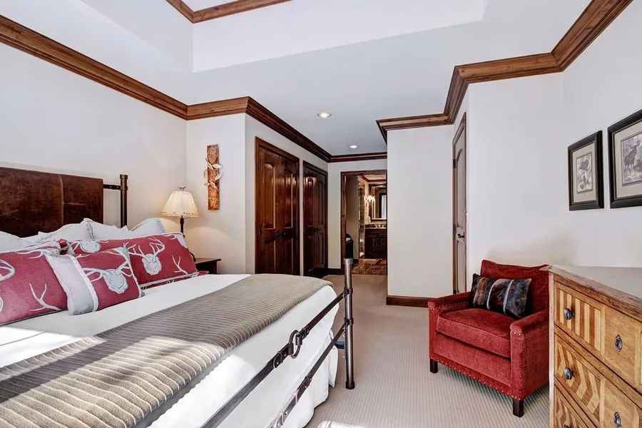 Exclusive 2BR Ritz-Carlton w Mountain Rustic Décor by RedAwning - Save 20% on 7+ Nights! hotel detail image 6