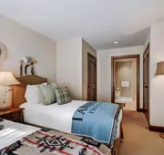 Exclusive 2BR Ritz-Carlton w Mountain Rustic Décor by RedAwning - Save 20% on 7+ Nights! hotel detail image 7