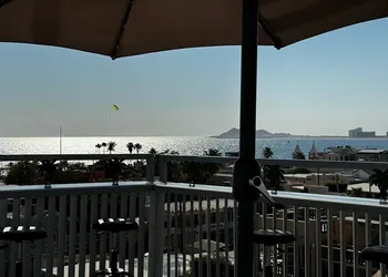 Cuatro Palmas Hotel hotel thumbnail 3