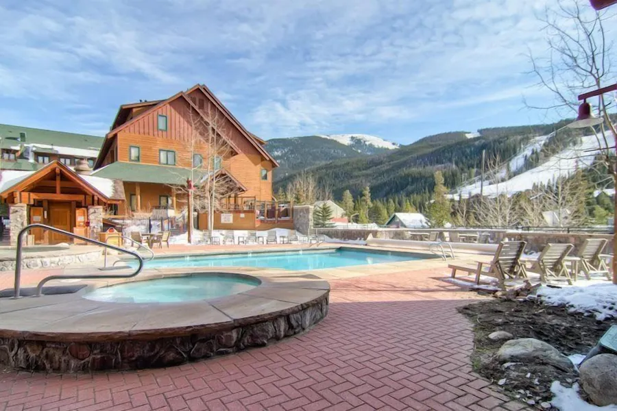 Cozy and Quaint 1 Bedroom Condo in the Heart of River Run Village hotel detail image 2