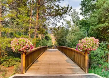 2 Bedroom Colorado Vacation Rental situated in River Run Village Steps from the Summit Express Gondola hotel thumbnail 4