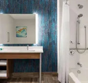 La Quinta Inn & Suites By Wyndham Austin South hotel detail image 4
