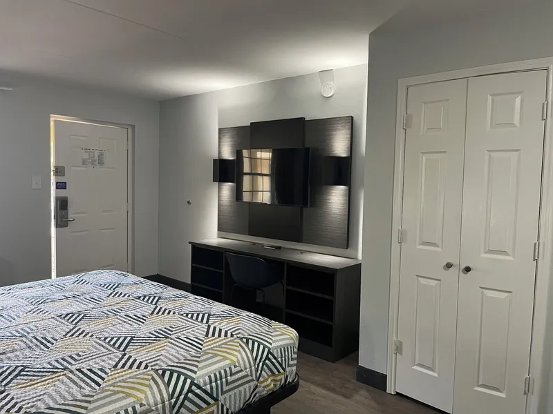 Studio 6 Extended Stay - Huntsville, AL University Drive hotel detail image 6