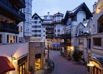 Platinum 3 Bedroom Vacation Rental in the Heart of Vail hotel thumbnail 4