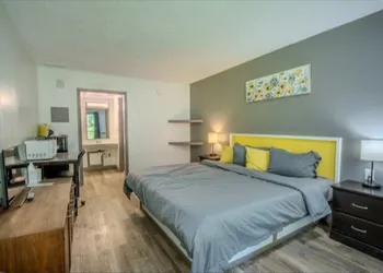 Blue Sky Inn hotel thumbnail 6